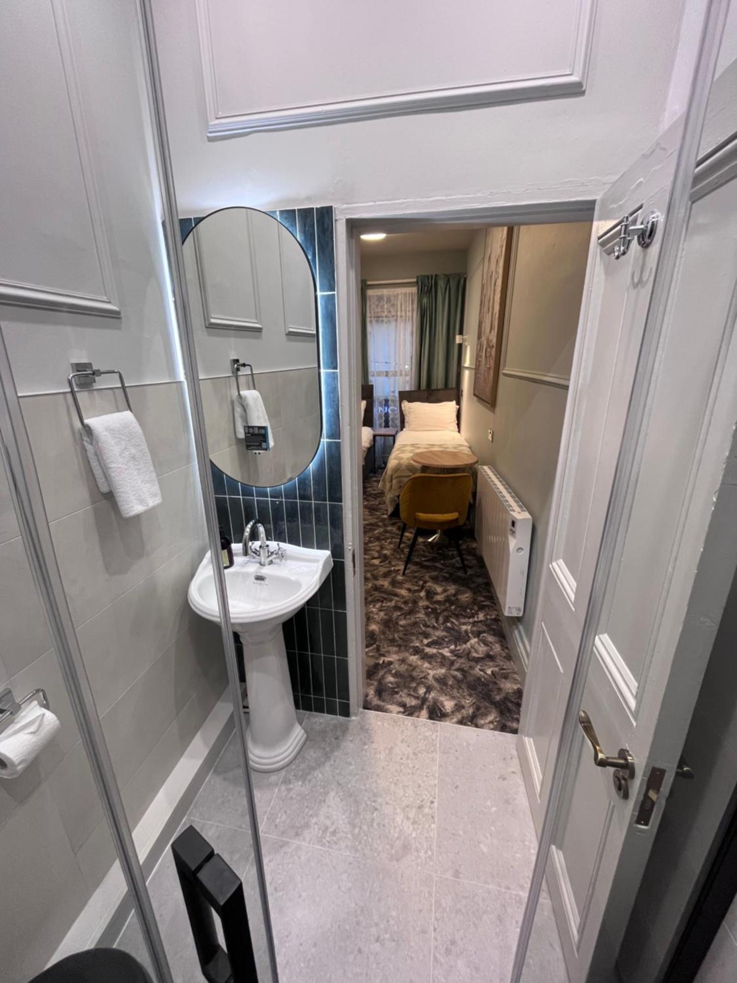 Topper'S Rooms Guest Accommodation Carrick-on-Shannon Exterior foto